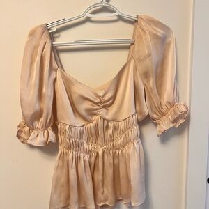 ASTR woman’s cream Puff Sleeve Top size S